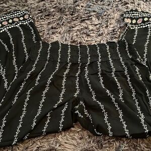 Three Dots Printed Pull on Pants for Womens Size M.  Super bohemian style.